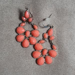 Women's earrings